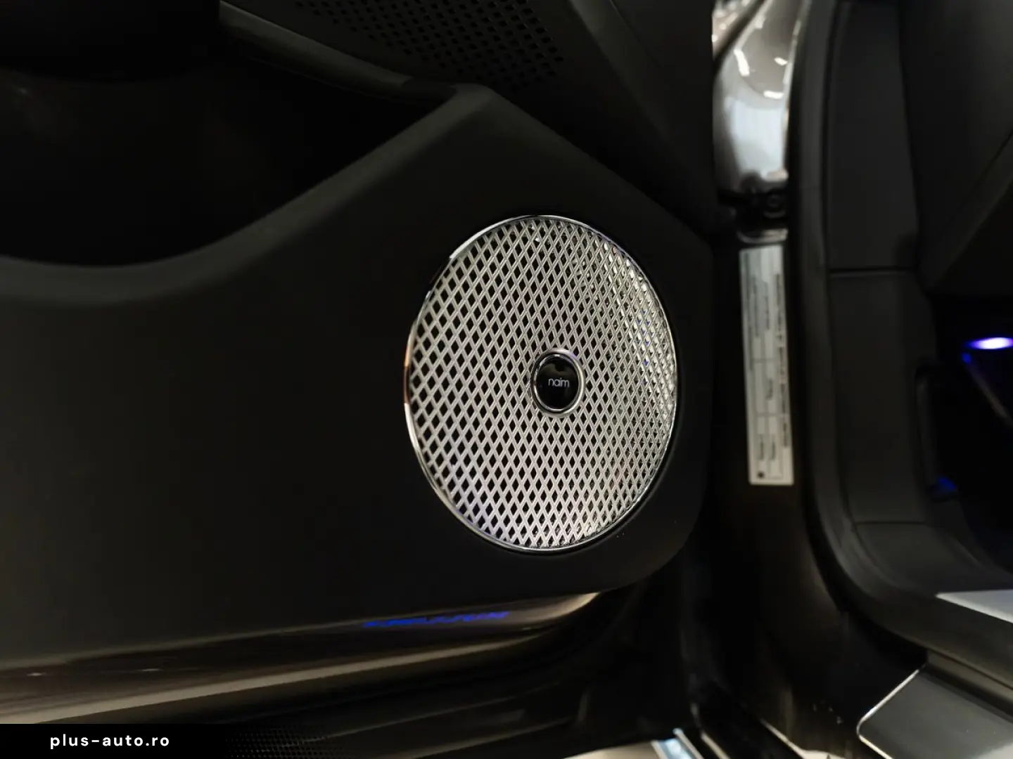 BENTLEY Flying Spur Mulliner V8 Hybrid