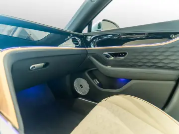 BENTLEY Flying Spur Mulliner V8 Hybrid