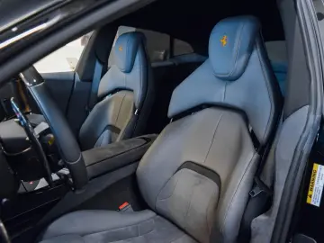 FERRARI PUROSANGUE - FULL CARBON