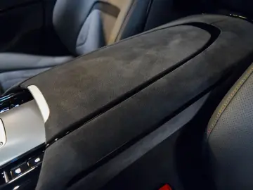 FERRARI PUROSANGUE - FULL CARBON