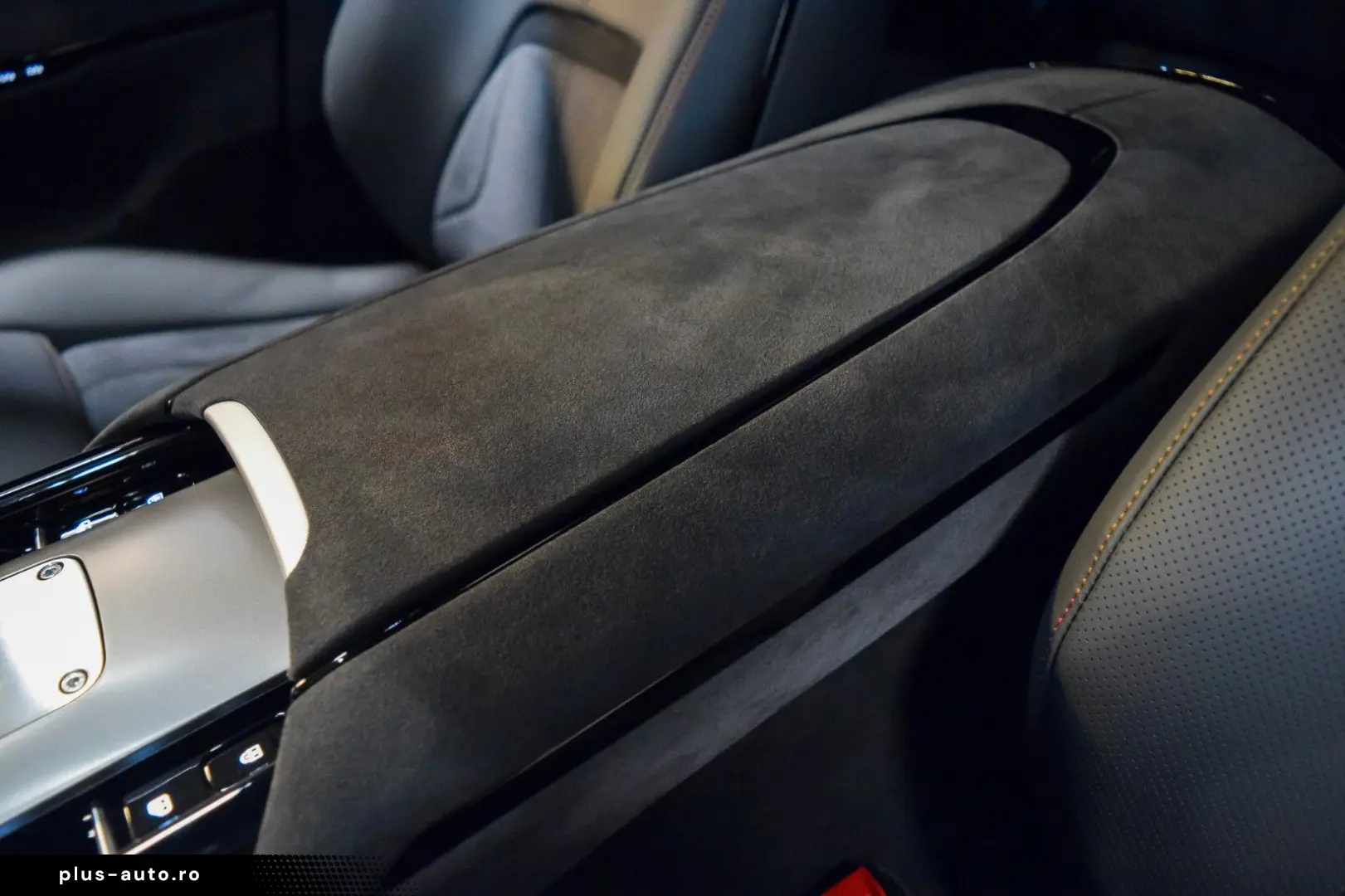 FERRARI PUROSANGUE - FULL CARBON