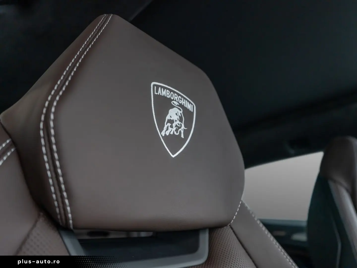 LAMBORGHINI Urus S Akrapovic