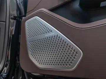 LAMBORGHINI Urus S Akrapovic