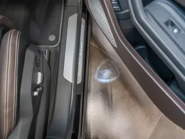 LAMBORGHINI Urus S Akrapovic