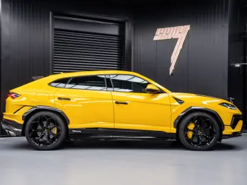 LAMBORGHINI Urus Performante  Carbon bonnet   B&O   Panorama