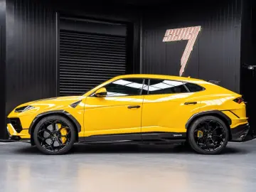 LAMBORGHINI Urus Performante  Carbon bonnet   B&O   Panorama