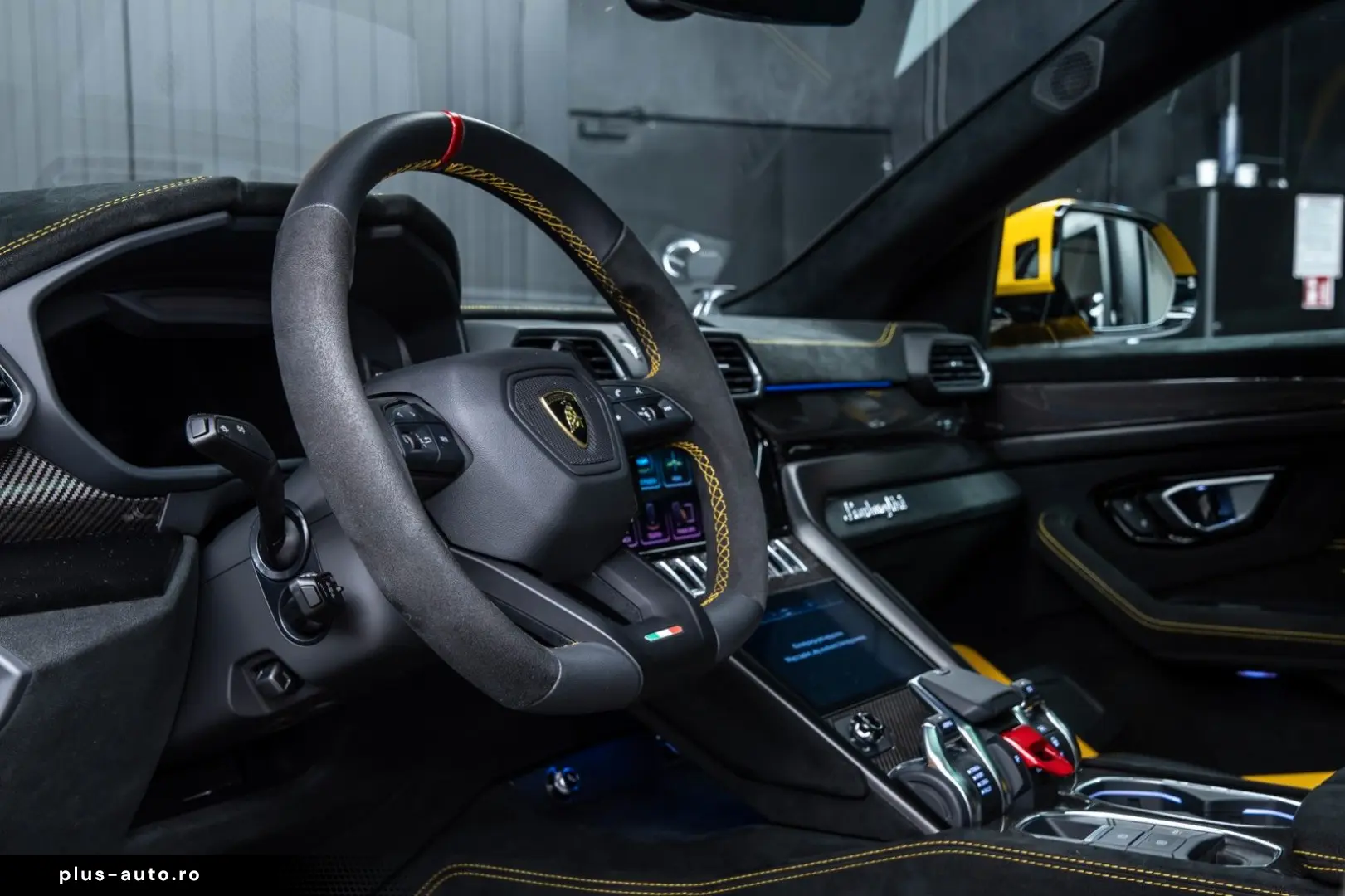 LAMBORGHINI Urus Performante  Carbon bonnet   B&O   Panorama