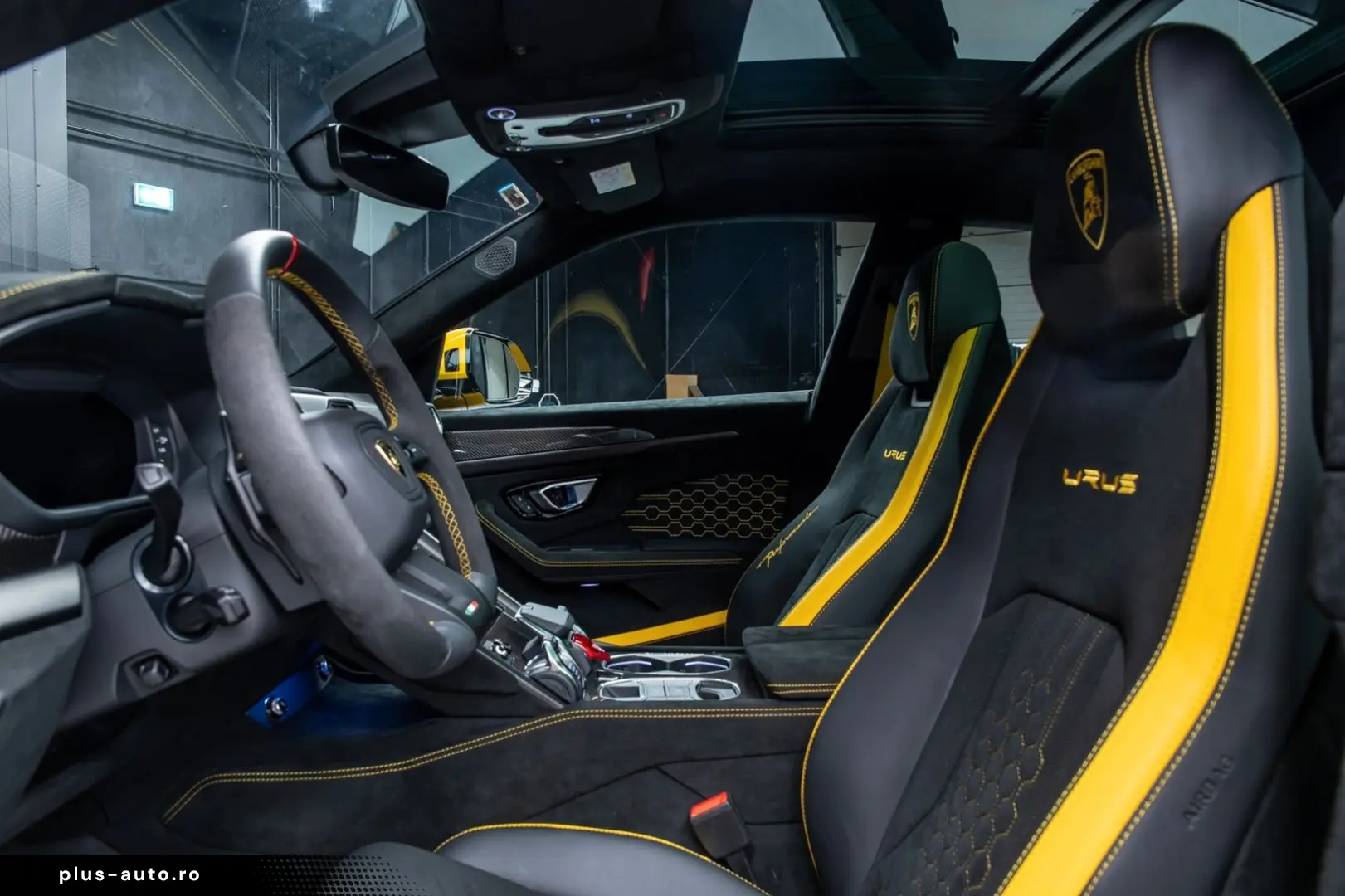 LAMBORGHINI Urus Performante  Carbon bonnet   B&O   Panorama