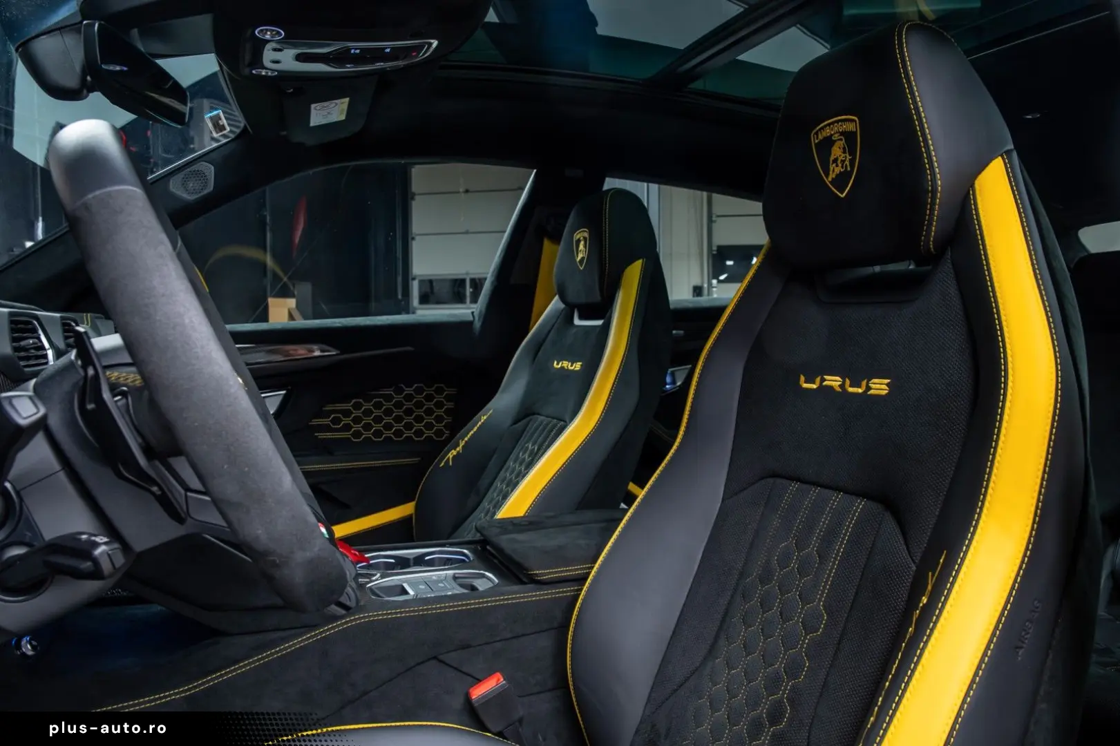 LAMBORGHINI Urus Performante  Carbon bonnet   B&O   Panorama
