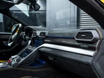 LAMBORGHINI Urus Performante  Carbon bonnet   B&O   Panorama