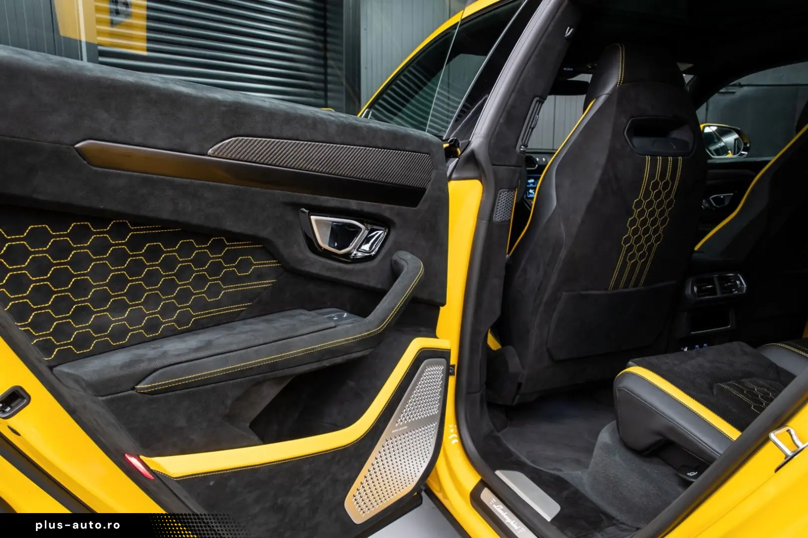 LAMBORGHINI Urus Performante  Carbon bonnet   B&O   Panorama
