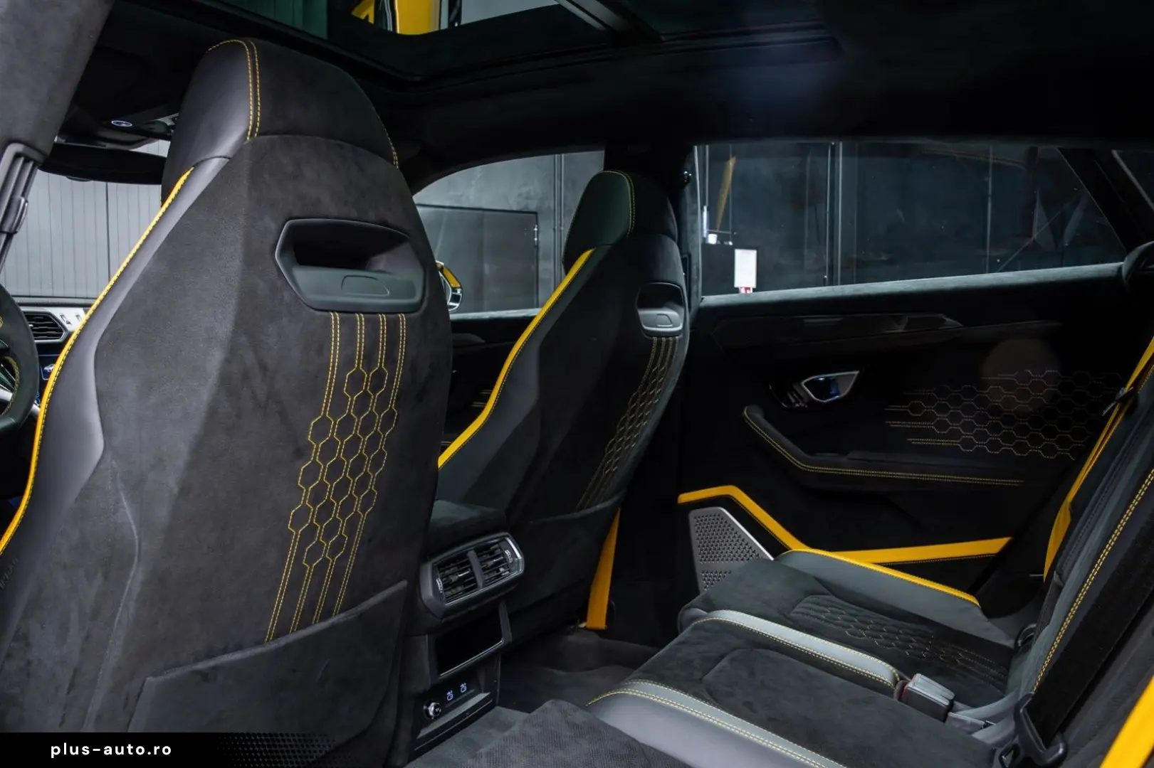 LAMBORGHINI Urus Performante  Carbon bonnet   B&O   Panorama