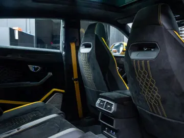 LAMBORGHINI Urus Performante  Carbon bonnet   B&O   Panorama