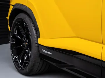 LAMBORGHINI Urus Performante  Carbon bonnet   B&O   Panorama