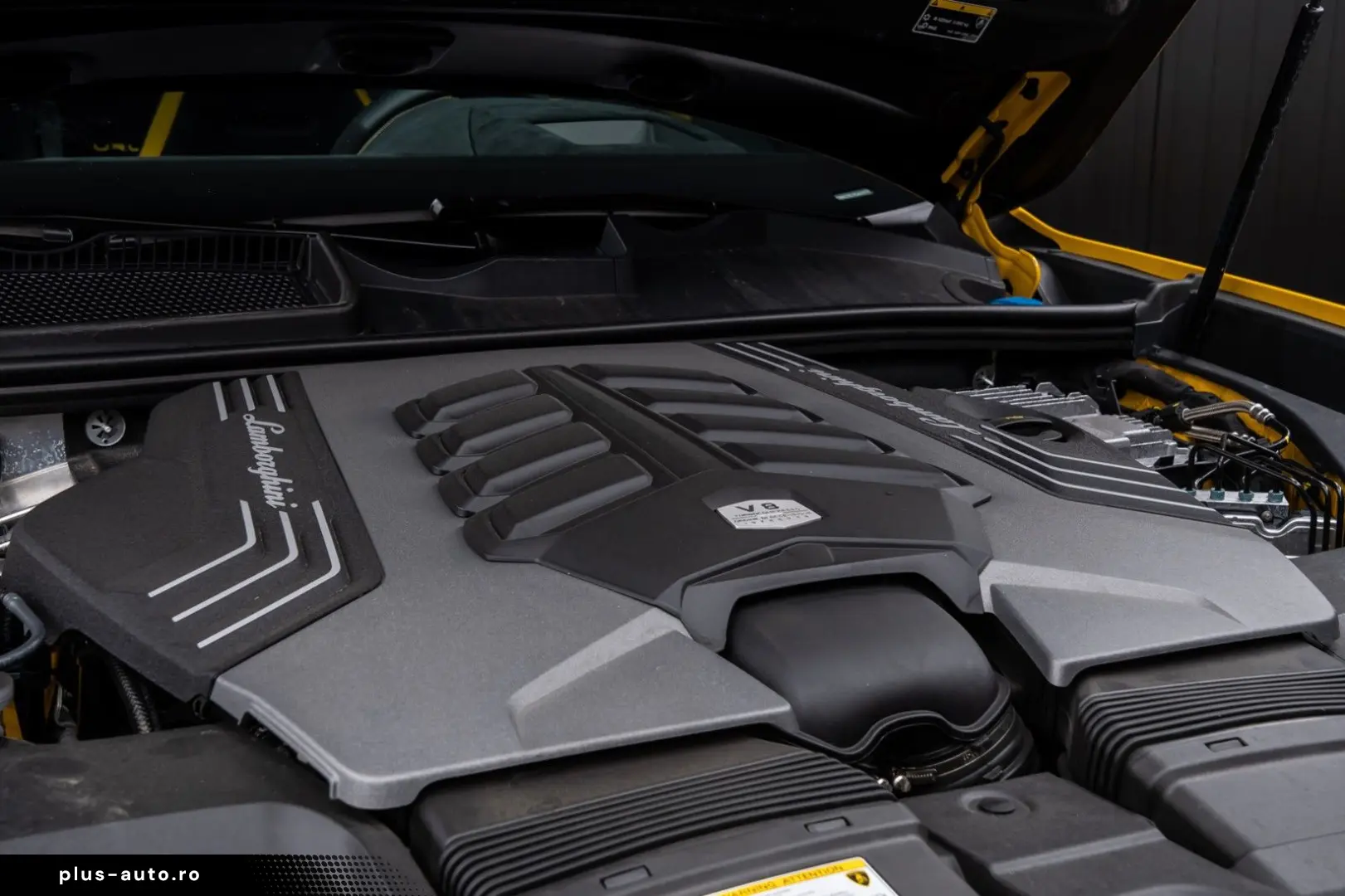 LAMBORGHINI Urus Performante  Carbon bonnet   B&O   Panorama