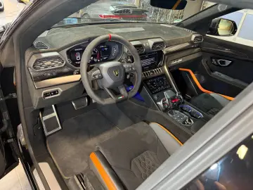 LAMBORGHINI Urus 4.0 V8 Performante PANO