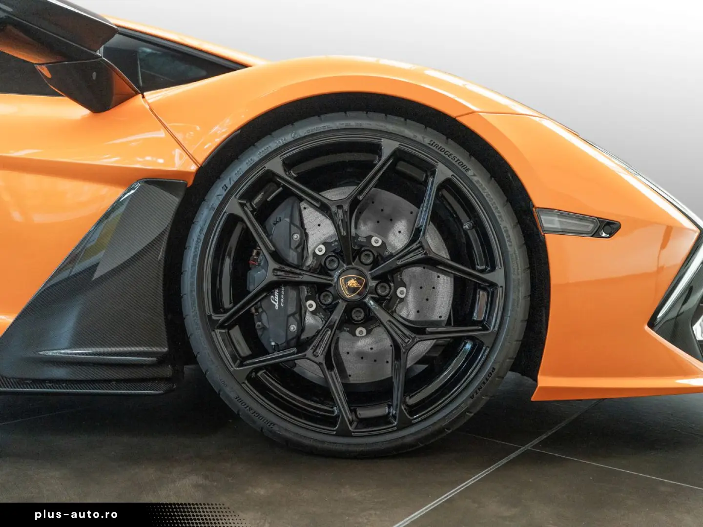 LAMBORGHINI Revuelto Ad Personam