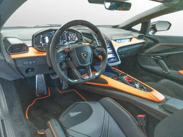 LAMBORGHINI Revuelto Ad Personam