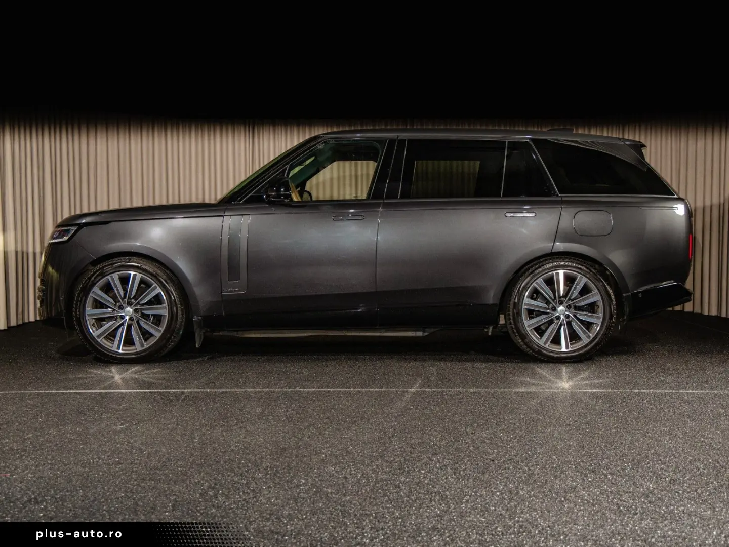 LAND ROVER Range Rover P460e Autobio. LWB  Signature  SVO