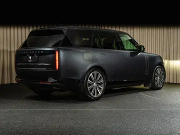 LAND ROVER Range Rover P460e Autobio. LWB  Signature  SVO