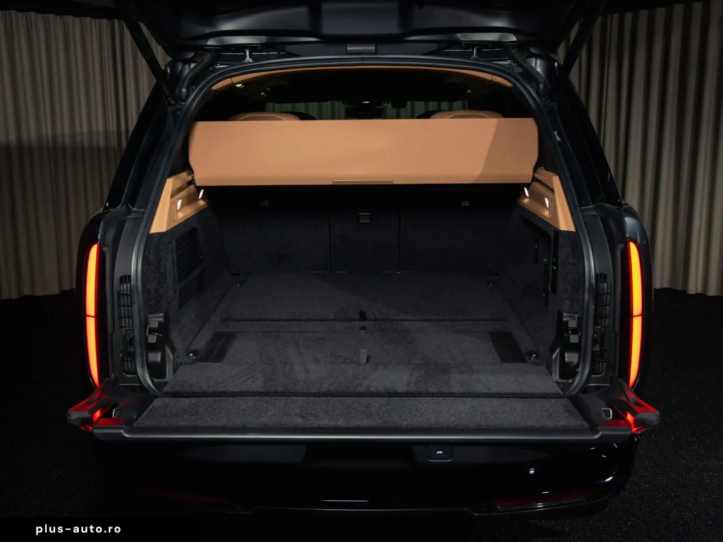 LAND ROVER Range Rover P460e Autobio. LWB  Signature  SVO