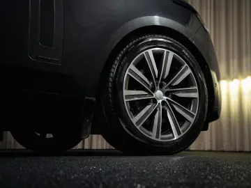 LAND ROVER Range Rover P460e Autobio. LWB  Signature  SVO