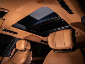 LAND ROVER Range Rover P460e Autobio. LWB  Signature  SVO