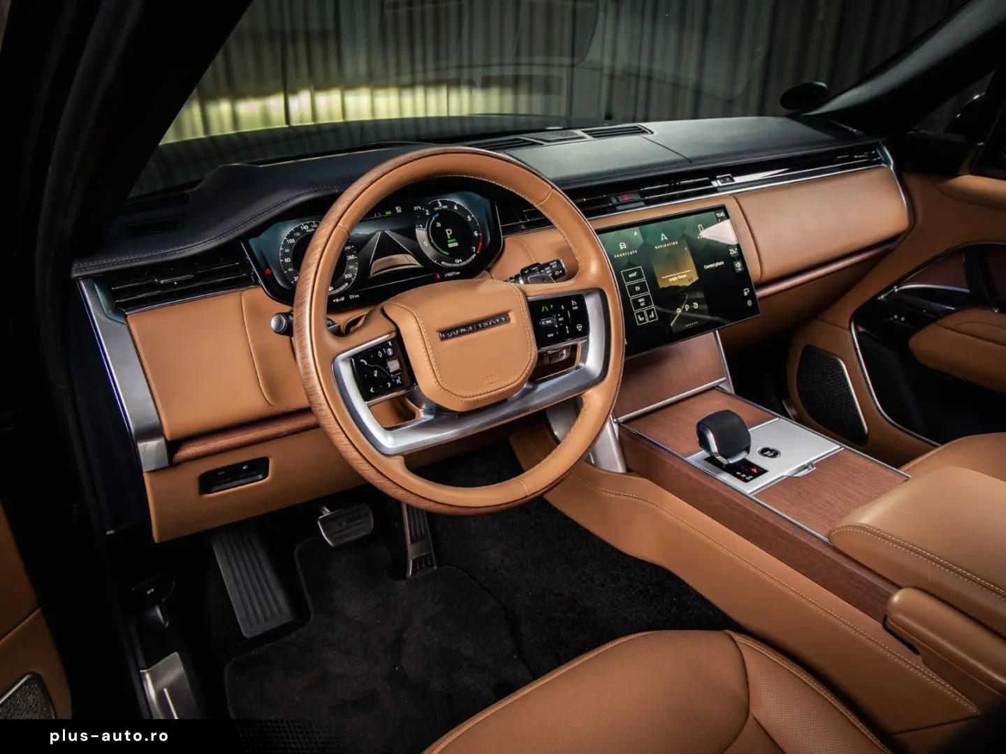 LAND ROVER Range Rover P460e Autobio. LWB  Signature  SVO