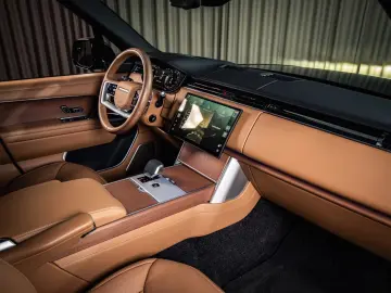 LAND ROVER Range Rover P460e Autobio. LWB  Signature  SVO