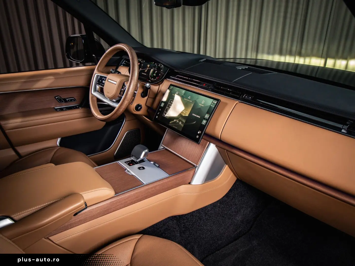 LAND ROVER Range Rover P460e Autobio. LWB  Signature  SVO