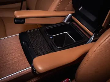 LAND ROVER Range Rover P460e Autobio. LWB  Signature  SVO