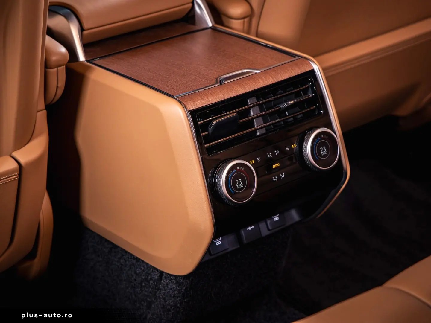 LAND ROVER Range Rover P460e Autobio. LWB  Signature  SVO