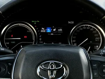 Toyota Camry Gen-Viii-2017