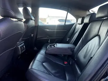 Toyota Camry Gen-Viii-2017