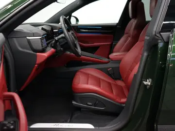 PORSCHE Macan Electric OffroadDesign Pano rotes-Leder 21