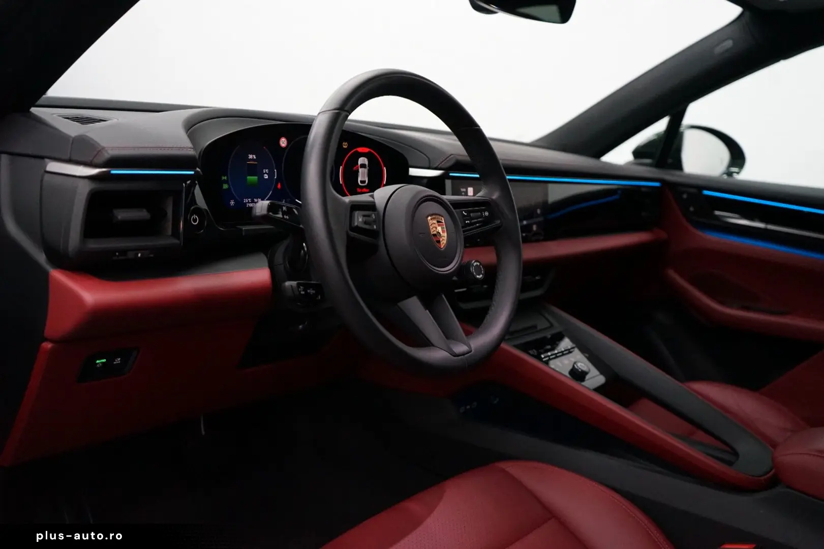 PORSCHE Macan Electric OffroadDesign Pano rotes-Leder 21
