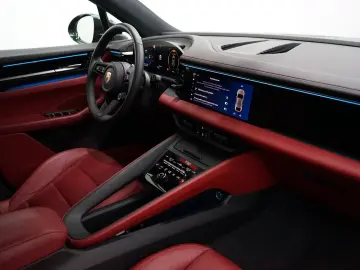 PORSCHE Macan Electric OffroadDesign Pano rotes-Leder 21