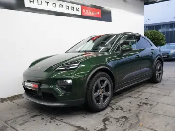 PORSCHE Macan Electric OffroadDesign Pano rotes-Leder 21