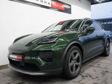 PORSCHE Macan Electric OffroadDesign Pano rotes-Leder 21