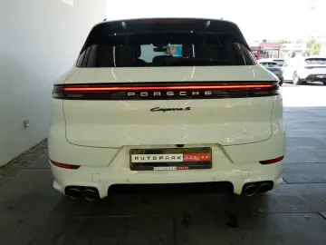 PORSCHE Cayenne S E-Hybrid SportDesign HD PDCC Mega-Spec