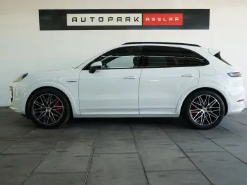 PORSCHE Cayenne S E-Hybrid SportDesign HD PDCC Mega-Spec