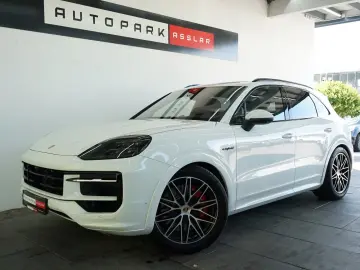 PORSCHE Cayenne S E-Hybrid SportDesign HD PDCC Mega-Spec