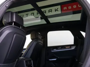 PORSCHE Cayenne S E-Hybrid SportDesign HD PDCC Mega-Spec