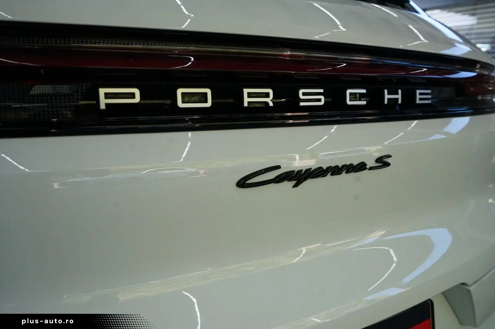 PORSCHE Cayenne S E-Hybrid SportDesign HD PDCC Mega-Spec