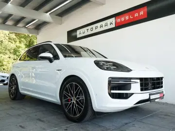 PORSCHE Cayenne S E-Hybrid SportDesign HD PDCC Mega-Spec