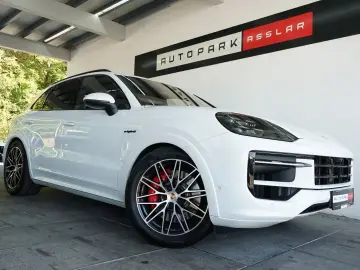 PORSCHE Cayenne S E-Hybrid SportDesign HD PDCC Mega-Spec