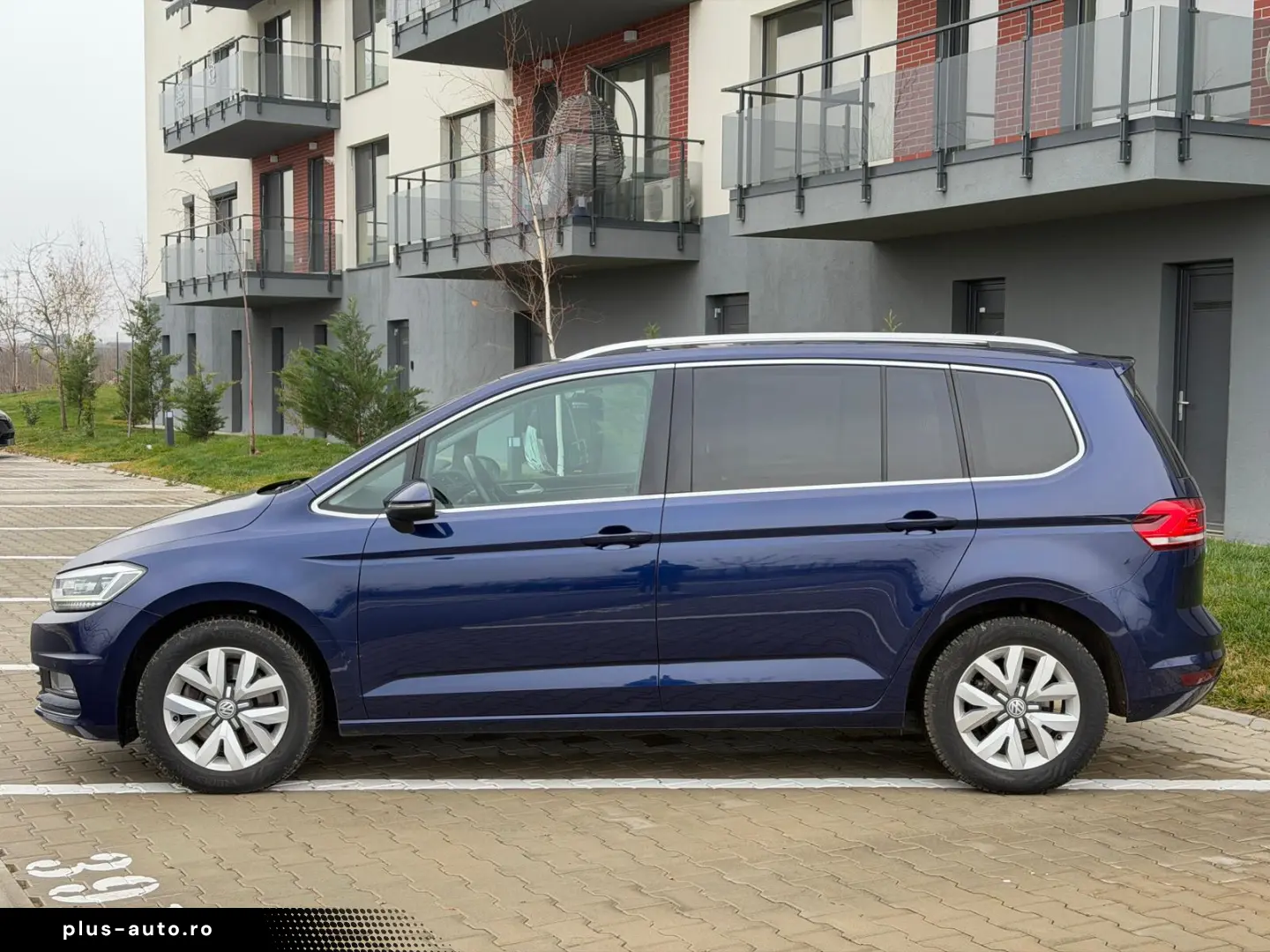Volkswagen Touran 2016 1.6TDI Highline 7 locuri
