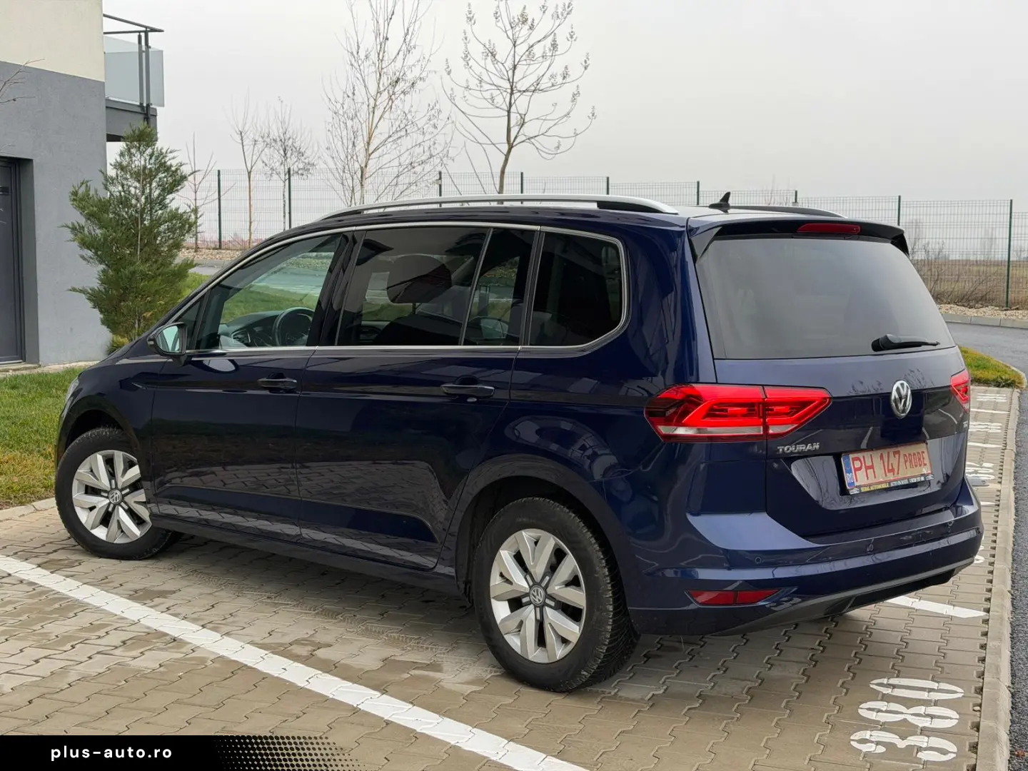 Volkswagen Touran 2016 1.6TDI Highline 7 locuri