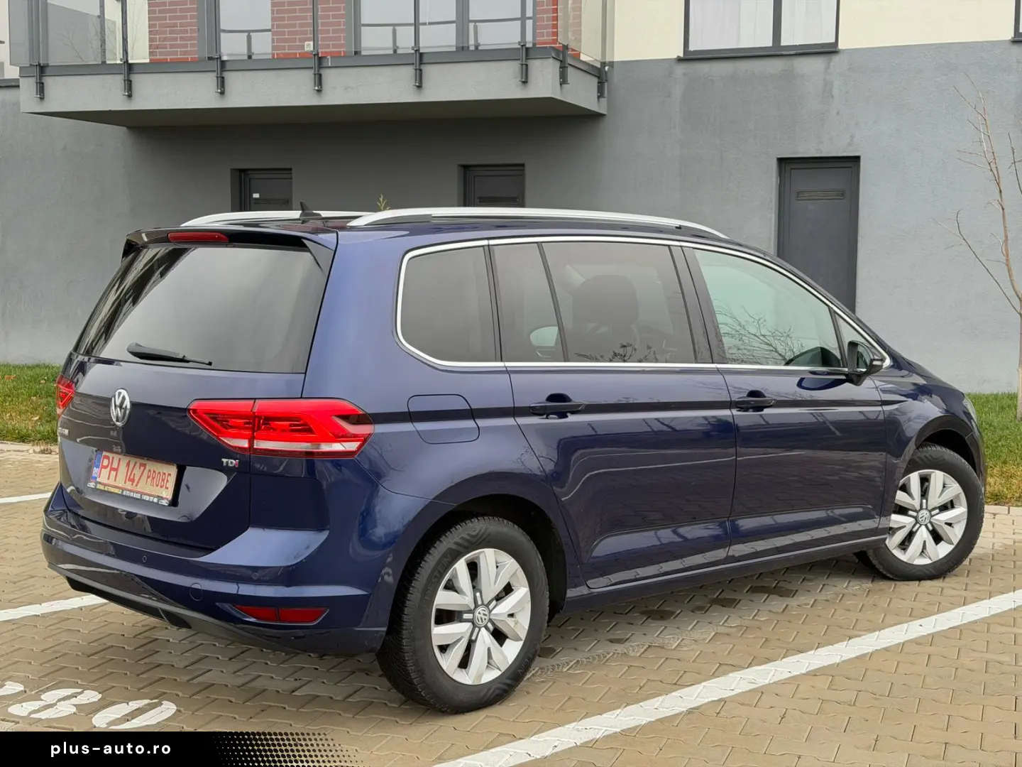 Volkswagen Touran 2016 1.6TDI Highline 7 locuri
