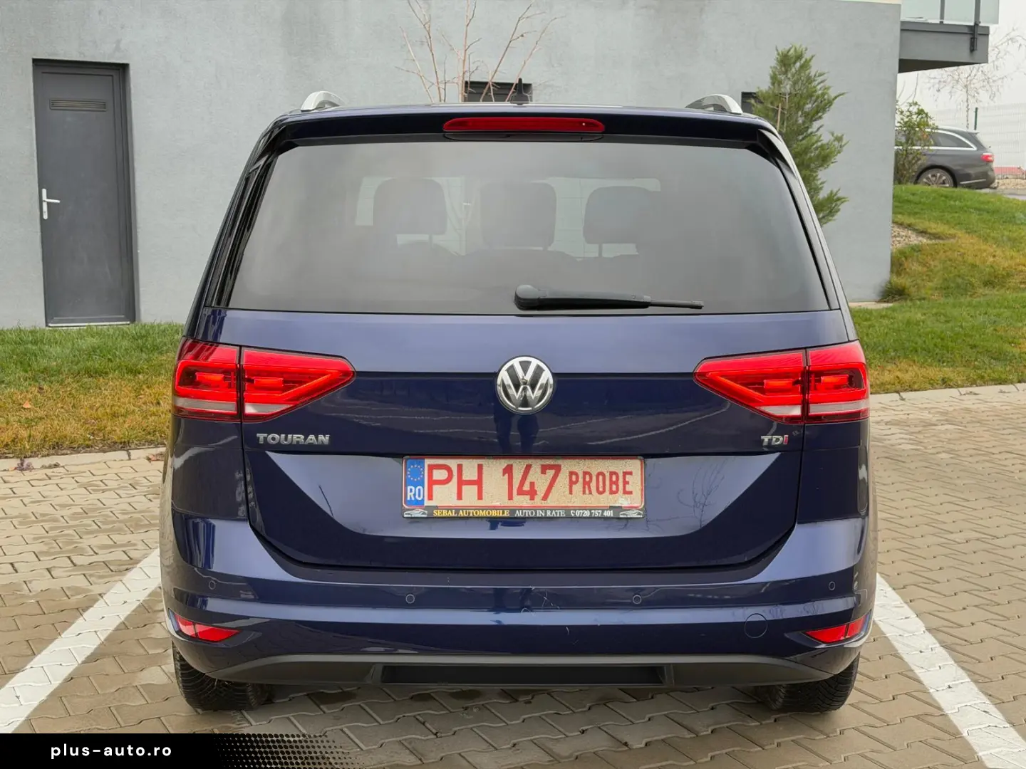 Volkswagen Touran 2016 1.6TDI Highline 7 locuri